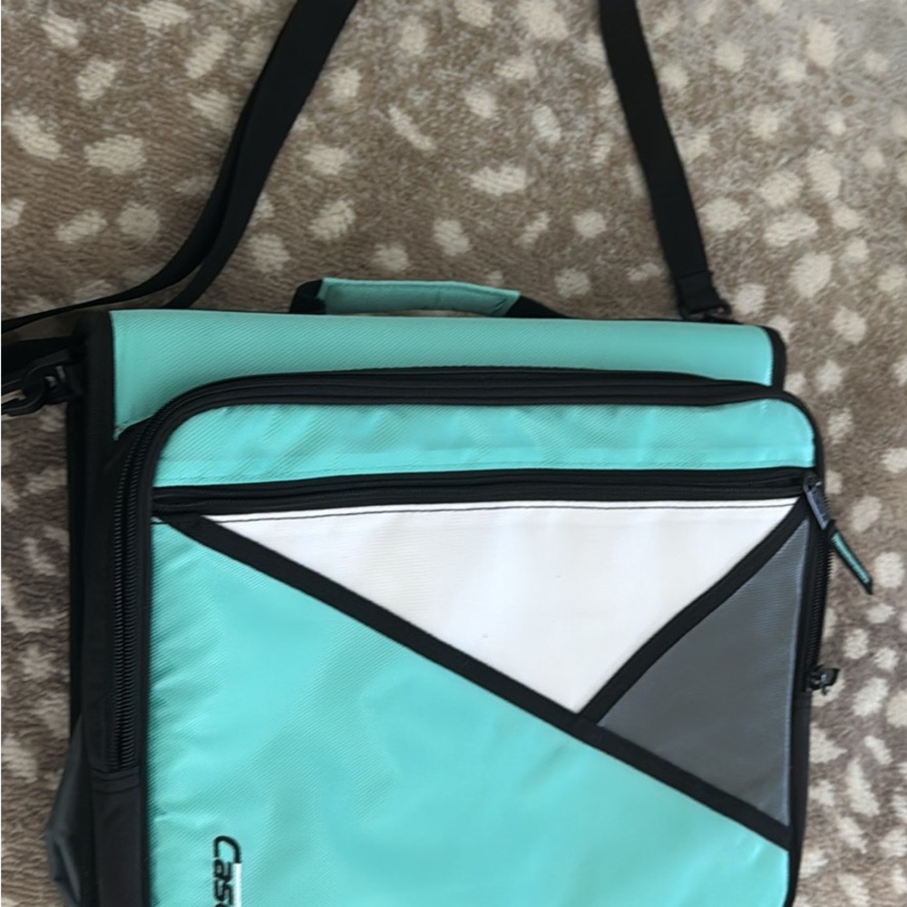 Case it Tiffany blue binder and organizer with strap
